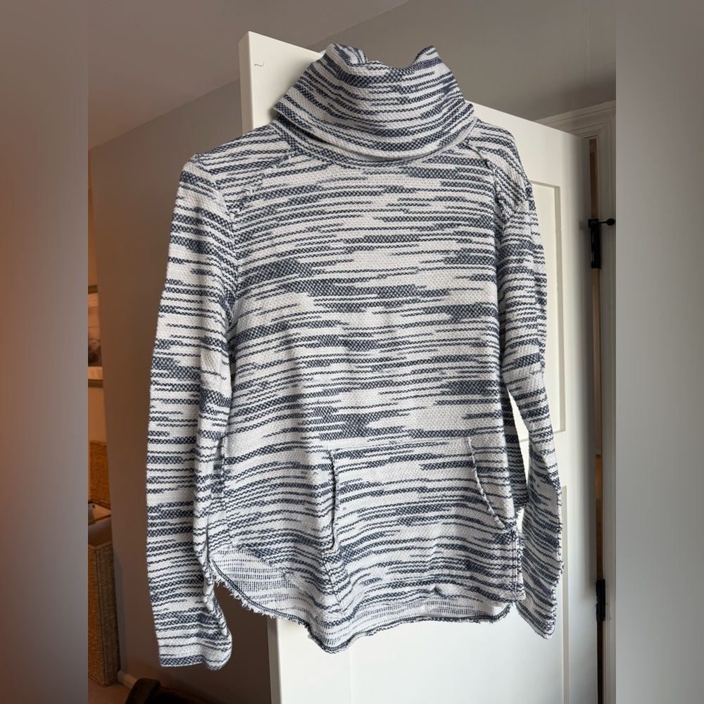 Sol Angeles Cowl neck pullover raw hem size small